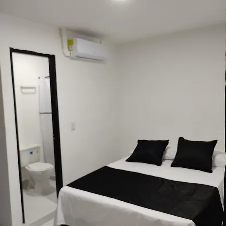 Hotel Black & White-2